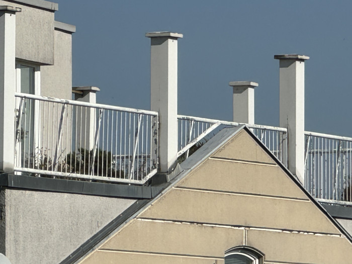 Digital ist ein 15-facher Zoom möglich, dessen Qualität noch recht gut ist. (Bild: Tobias Költzsch/Golem.de)